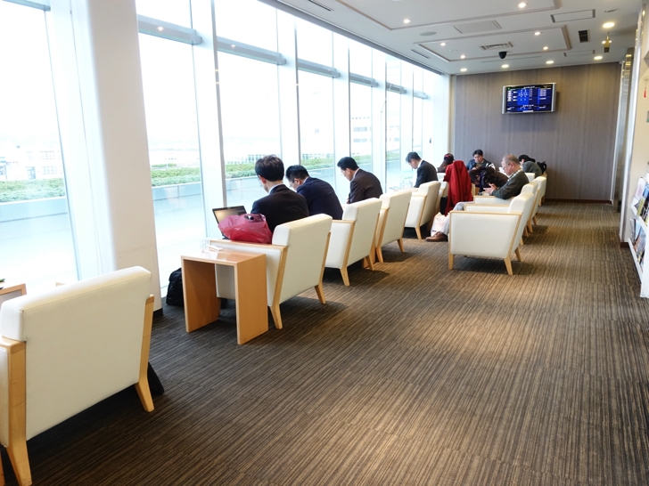 長崎空港のラウンジアザレア
