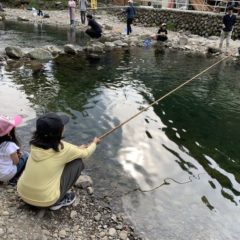 秋川国際マス釣り場の料金や現地での流れを解説・子供とバーベキューと釣りをしてきた感想