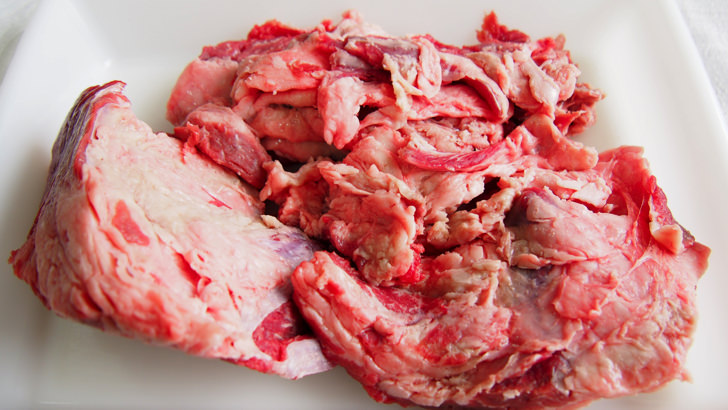 コストコのUSプライムビーフ肩ロースカタマリ(お肉の切り分け方・切った後の脂身部分の状態)