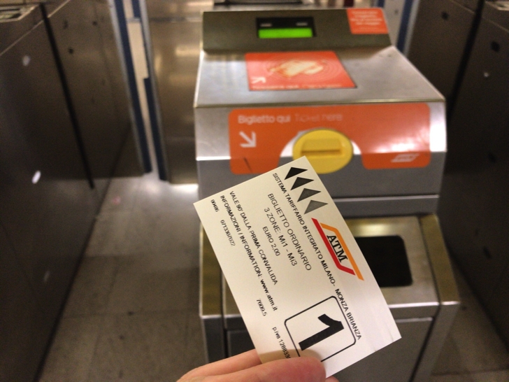ミラノ地下鉄のチケットを買う方法