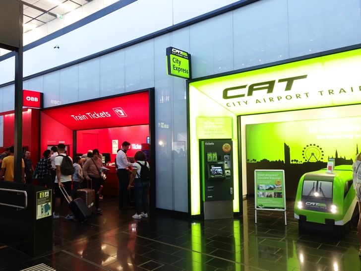 ウィーン国際空港 OBBとCATの人気比較