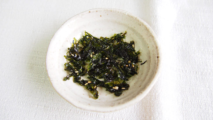 コストコの韓国味付けのりフレーク(お皿にだした様子)