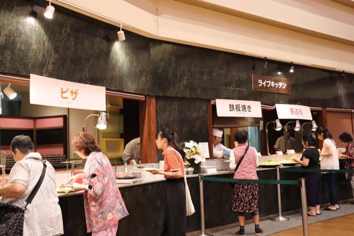 ニューフジヤホテルの夕食バイキングのライブキッチン