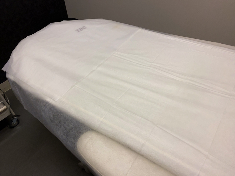 メンズTBCの脱毛 施術台