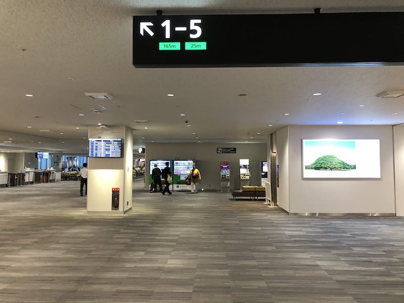 福岡空港5番搭乗口付近